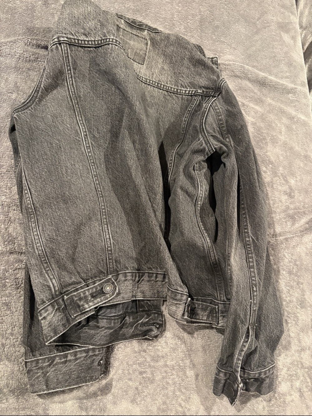 Levi's Faded Black Denim Trucker Jacket - Picture 5 of 6